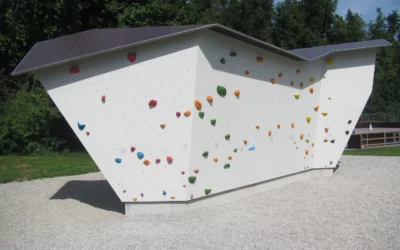 Fertigstellung der Boulderwand am Fuße des Wendelsteins